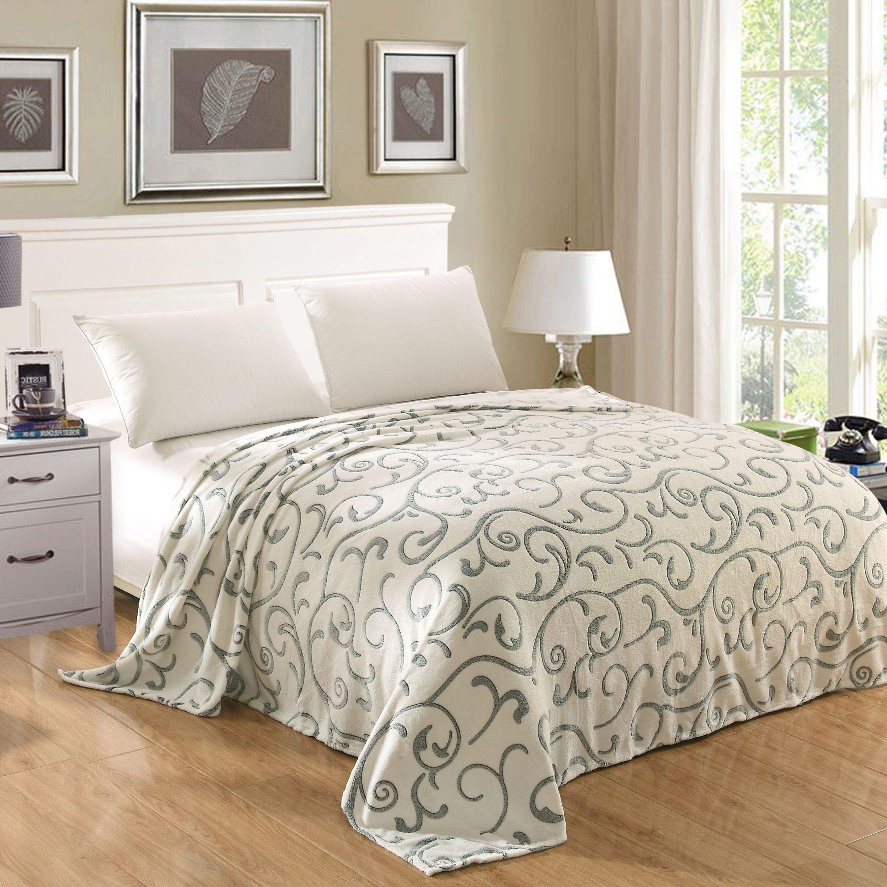 Decor&More Home Essentials Cameo Microplush Blanket
