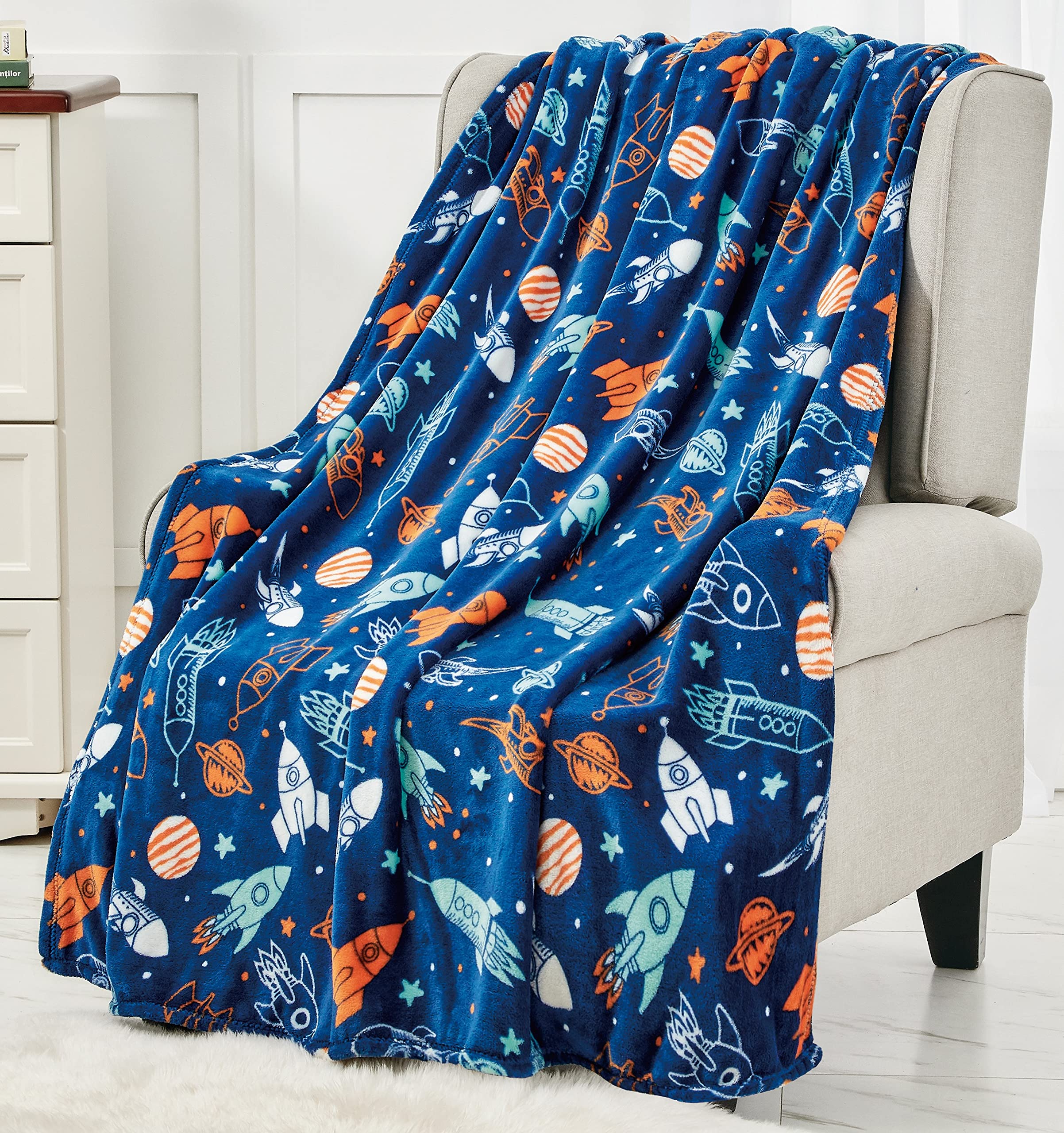Decor&More American Pride Collection Microplush Throw Blanket (50" x 60")